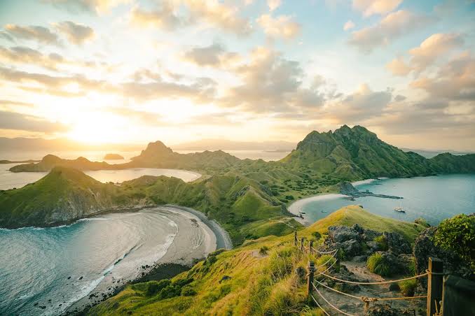 Komodo liveaboard tour Komodo liveaboard tour